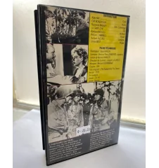 VHS Les nus et les morts
