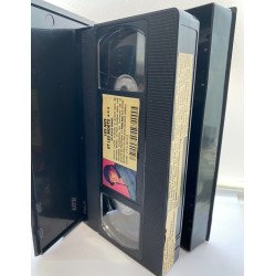 VHS Les nus et les morts