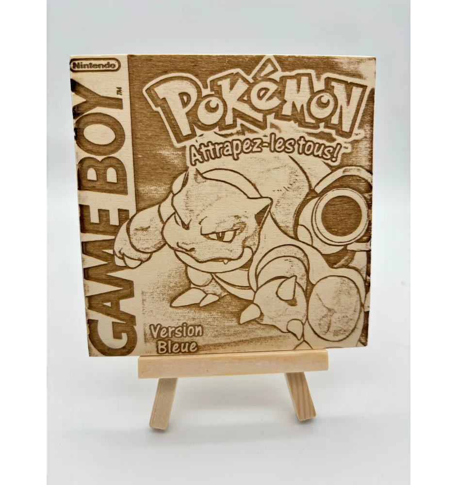 Gravure sur bois : GameBoy Pokemon version bleu